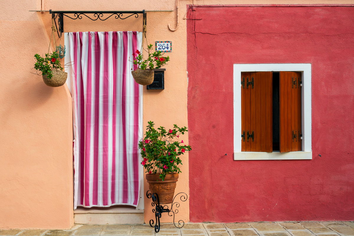 MAB-20241022-ITALY-BURANO-FACADE-4282.jpg