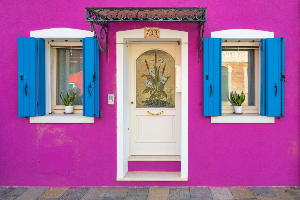 MAB-20241022-ITALY-BURANO-FACADE-4385.jpg