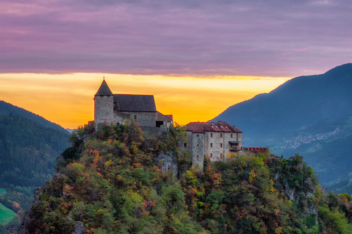 MAB-DJI-20241015-ITALY-DOLOMITES-KLAUSEN-BRANZOLL-CASTLE-0021.jpg