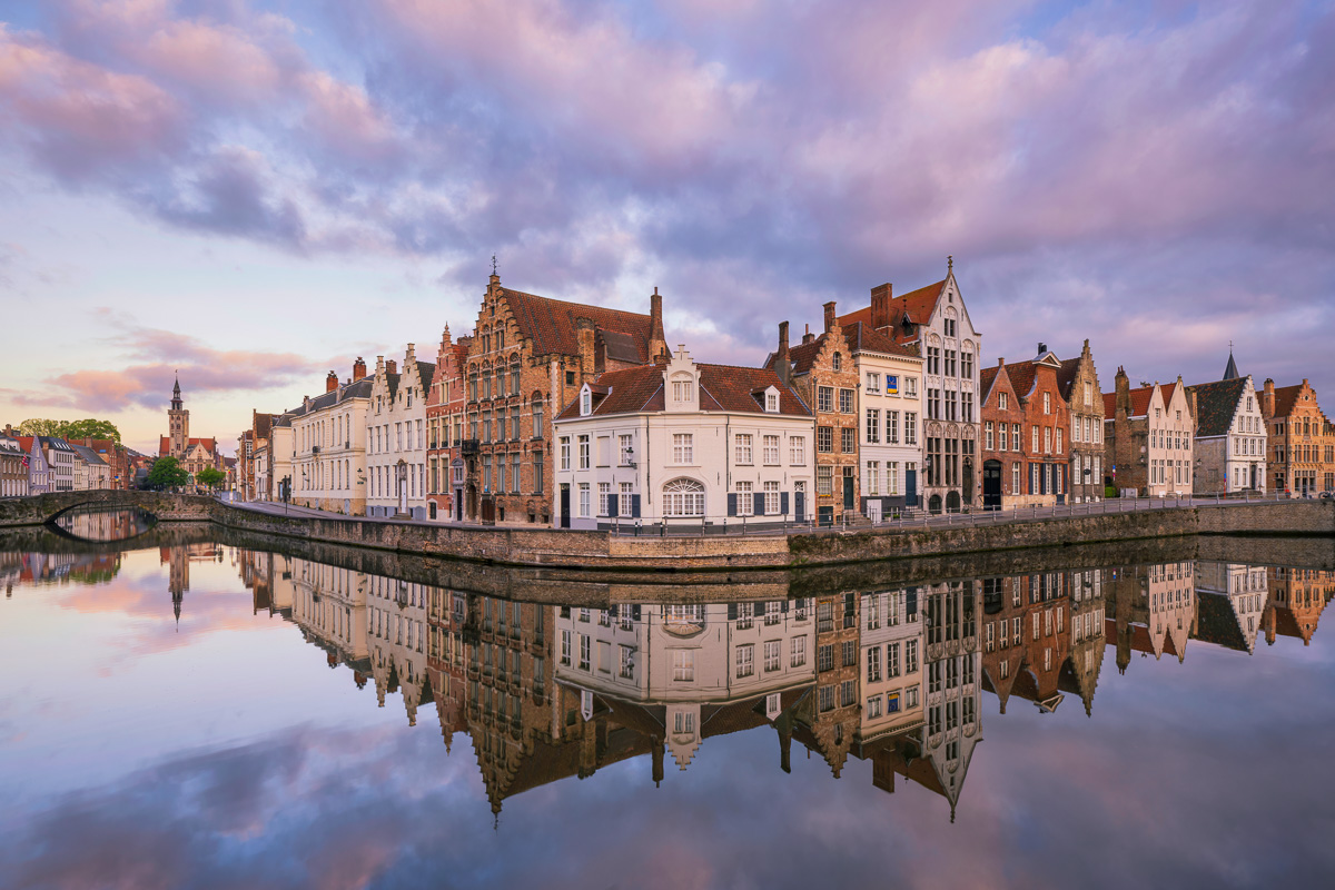 MAB-20220430-BELGIUM-BRUGES-CANAL-REFLECTION-DAWN-22349.jpg