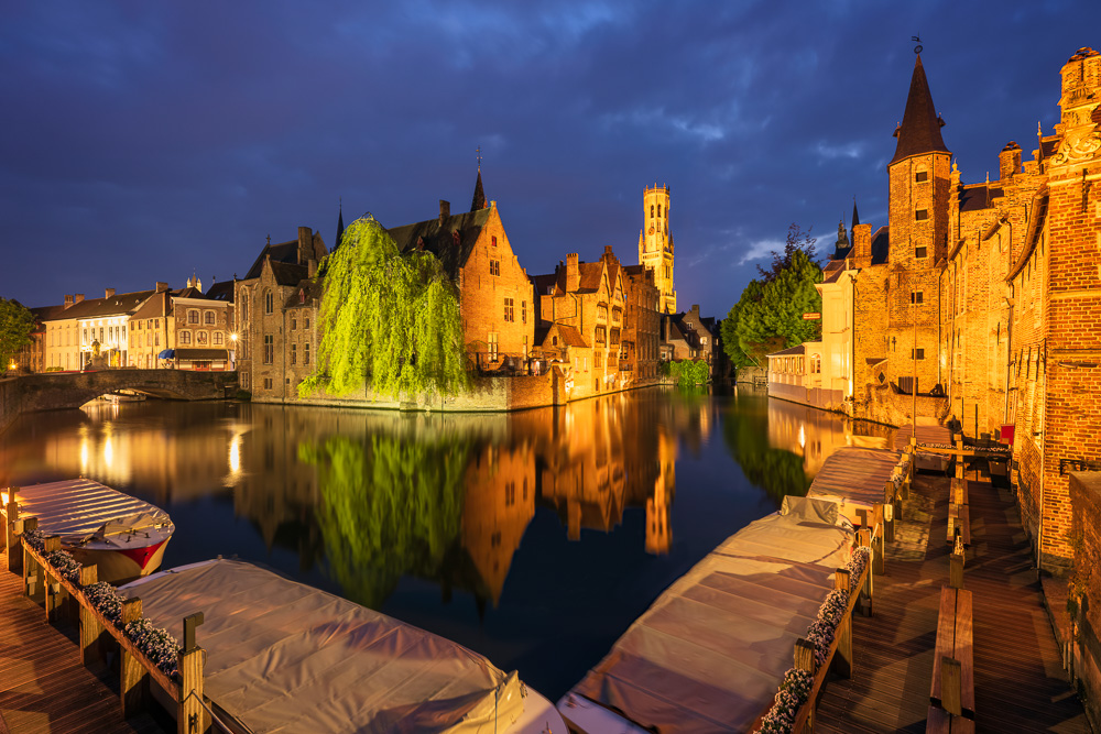 MAB-20220429-BELGIUM-BRUGES-CANAL-LIGHTS-REFLECTION-22288.jpg