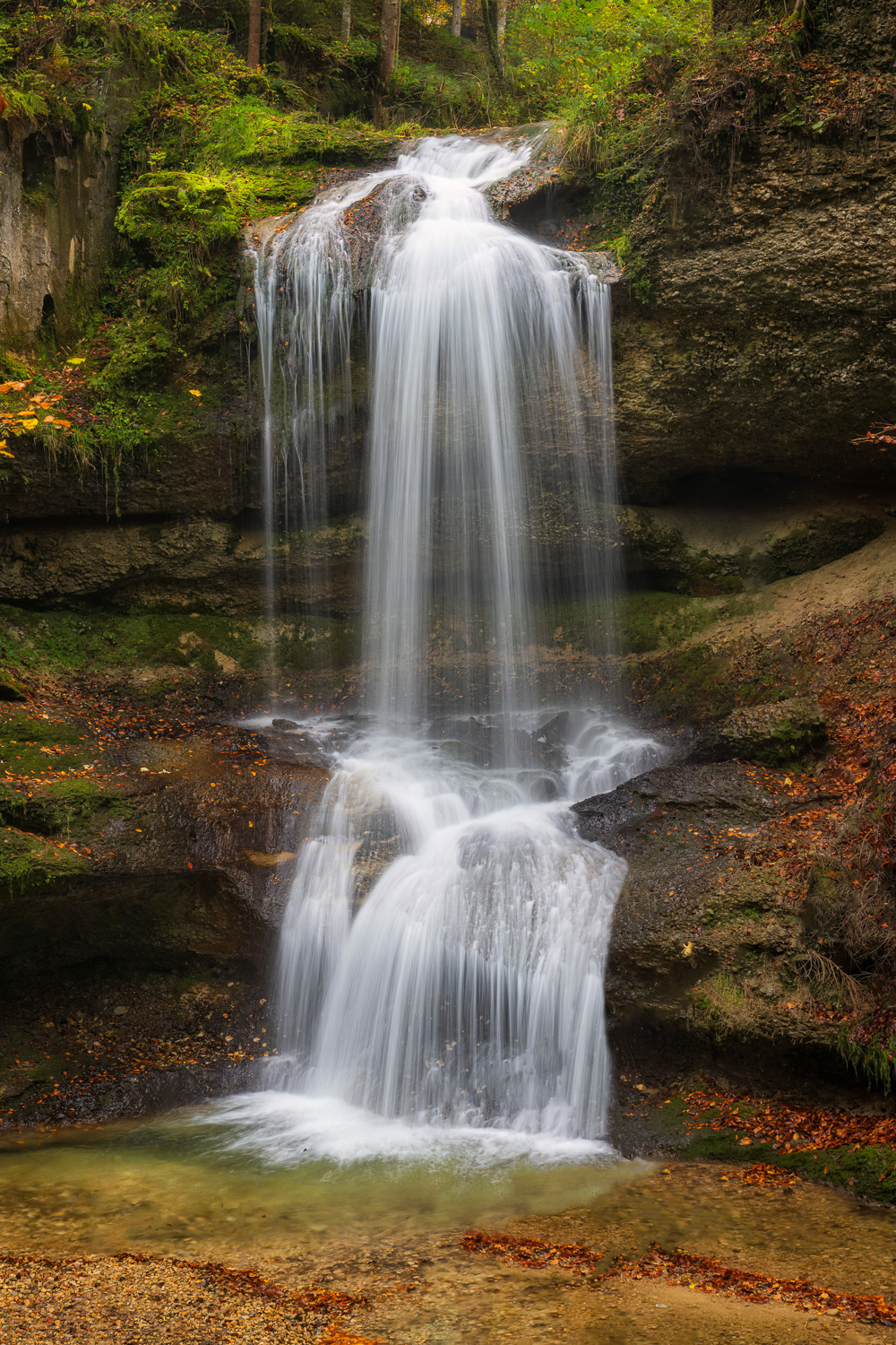 MAB-20221021-GERMANY-HASENREUTER-WATERFALL-AUTUMN-22454.jpg