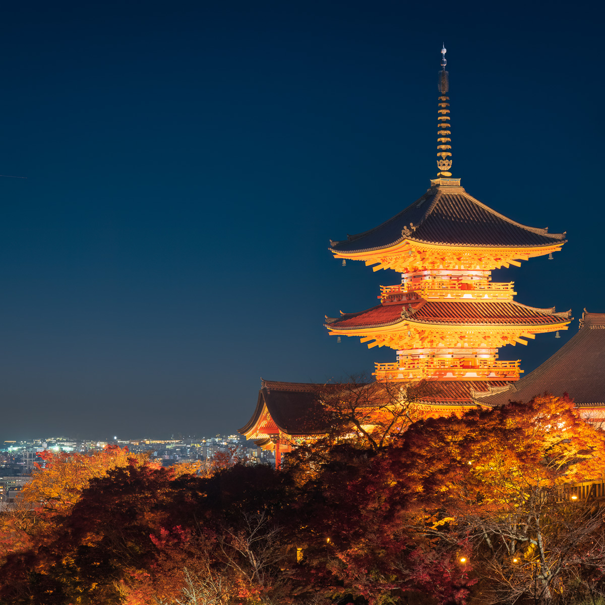 MAB-20221124-JP-KYOTO-KIYOMIZU-DERA-TEMPLE-DUSK-25042.jpg