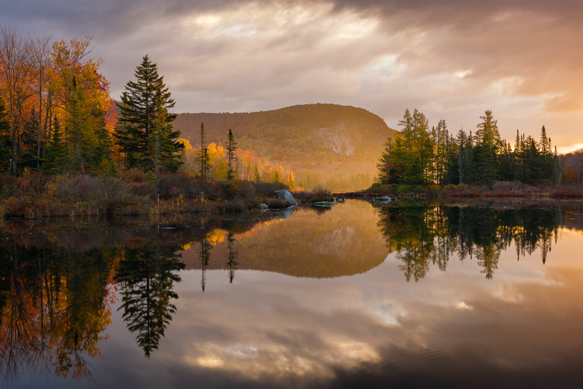 MAB-20151014-VT-MARSHFIELD-POND-SUNRISE-AUTUMN-8104274.jpg