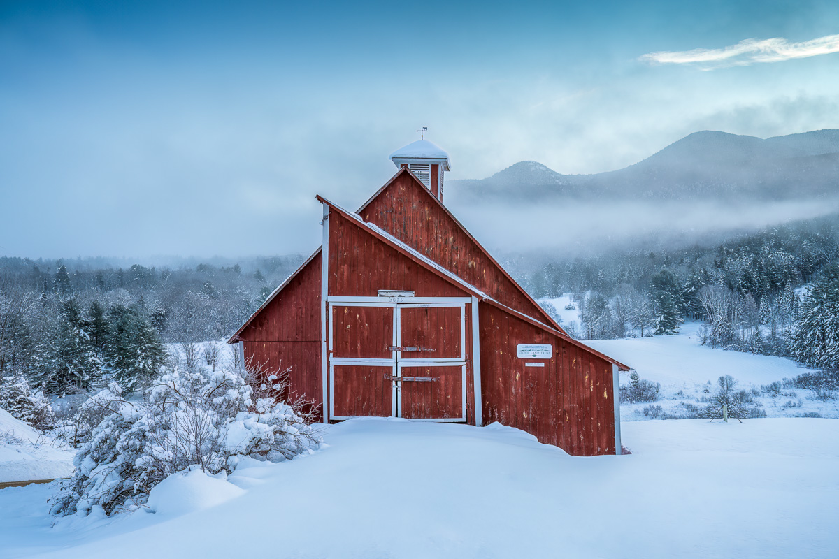 MAB-20221221-VT-GRAND-VIEW-FARM-DAWN-FOG-26076.jpg