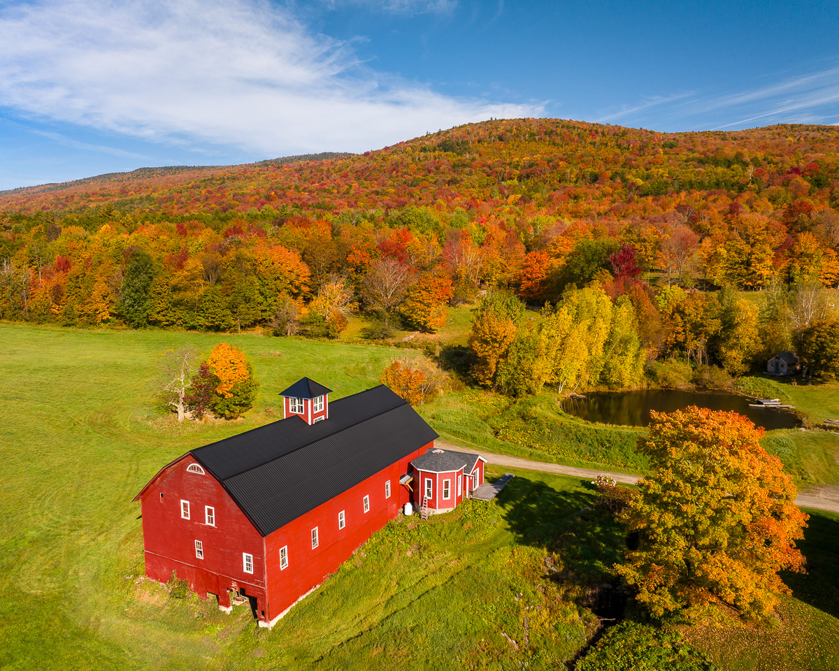 MAB-DJI-20231003-VT-RED-BARN-AUTUMN-COLOR-0015.jpg