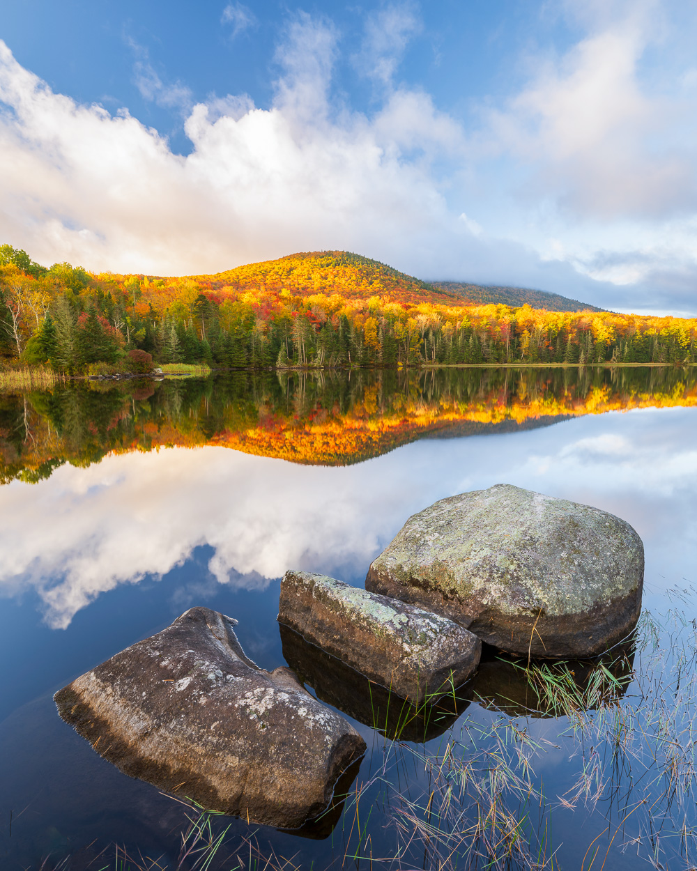 MAB-20241003-VT-GRONT-POND-AUTUMN-SUNRISE-ROCKS-2542.jpg