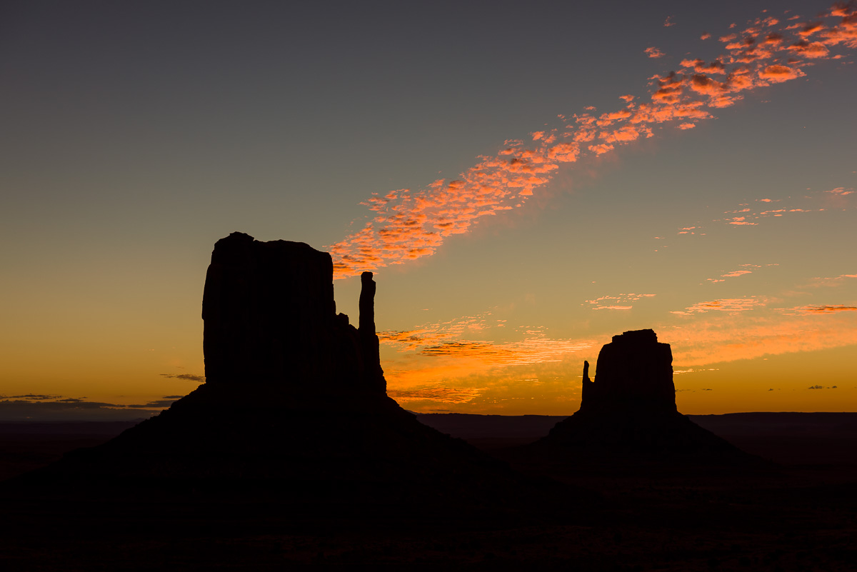 MAB-20150917-AZ-MONUMENT-VALLEY-SUNRISE-8101482.jpg