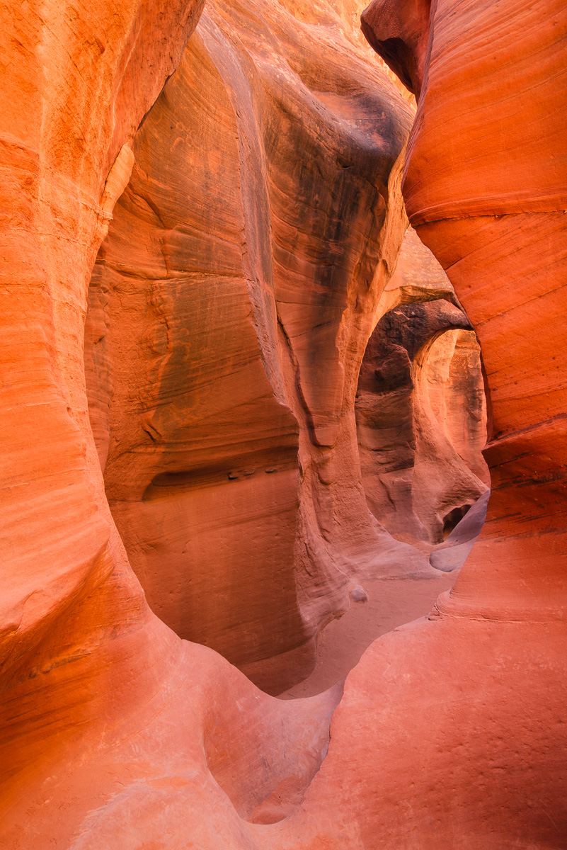 MAB_20130503_UTAH_ESCALANTE_PEEKABOO_SLOT_8008912.jpg