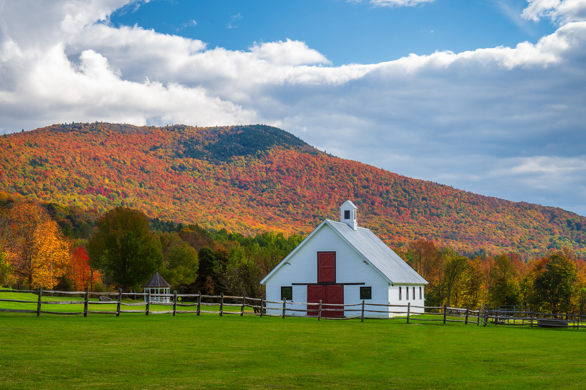 MAB-DJI-20241001-VT-WARREN-WHITE-BARN-AUTUMN-FOLIAGE-0014.jpg