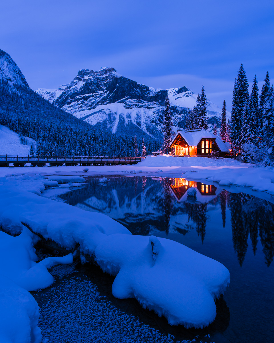 MAB-20180112-AB-EMERALD-LAKE-CABIN-DUSK-8501169.jpg