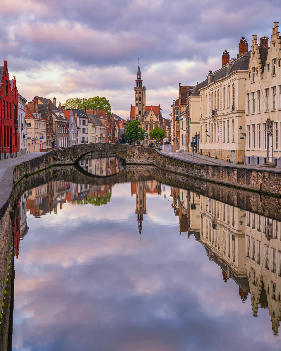 MAB-20220430-BELGIUM-BRUGES-CANAL-REFLECTION-DAWN-22368.jpg