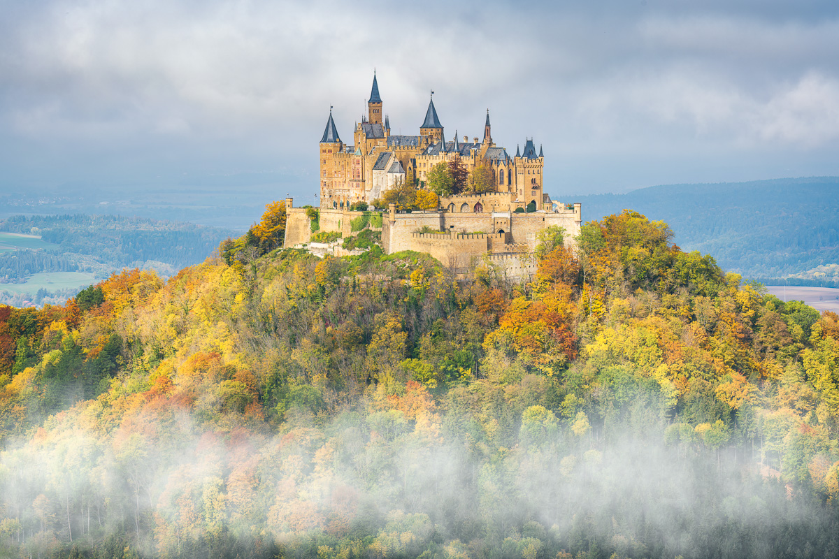 MAB-20221019-GERMANY-HOHENZOLLERN-CASTLE-SUNRISE-FOG-22303.jpg