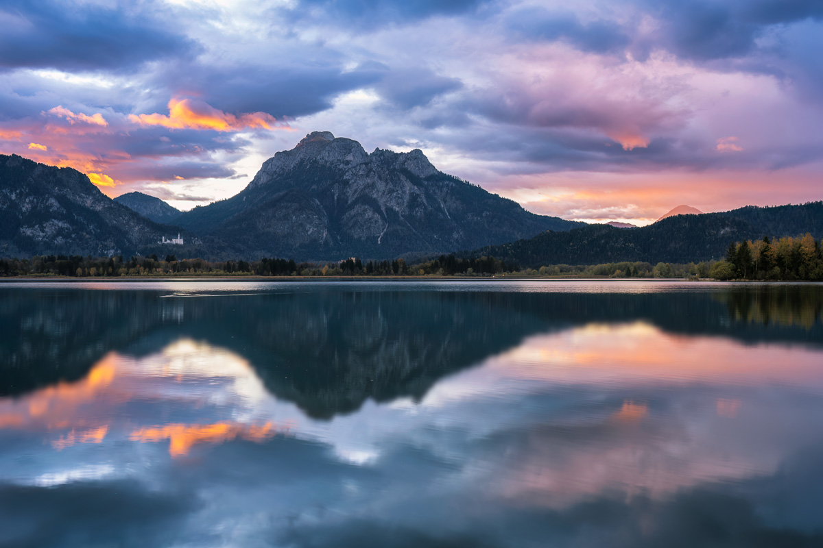 MAB-20221025-GERMANY-FORGGENSEE-LAKE-REFLECTION-SUNRISE-22993.jpg