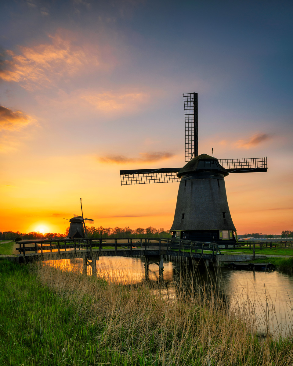 MAB-20220423-HOLLAND-WINDMILLS-CANAL-SUNSET-21380.jpg