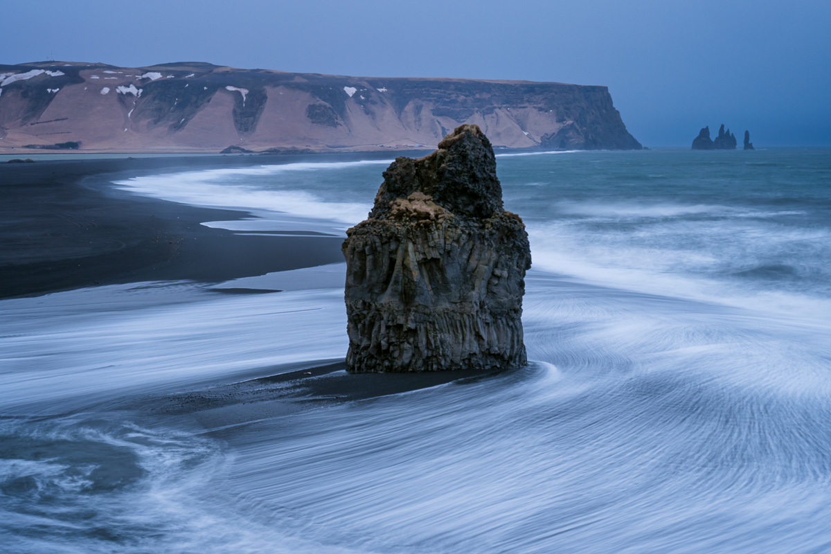 MAB-20240311-ICELAND-BLACK-VOLCANIC-BEACH-086645.jpg