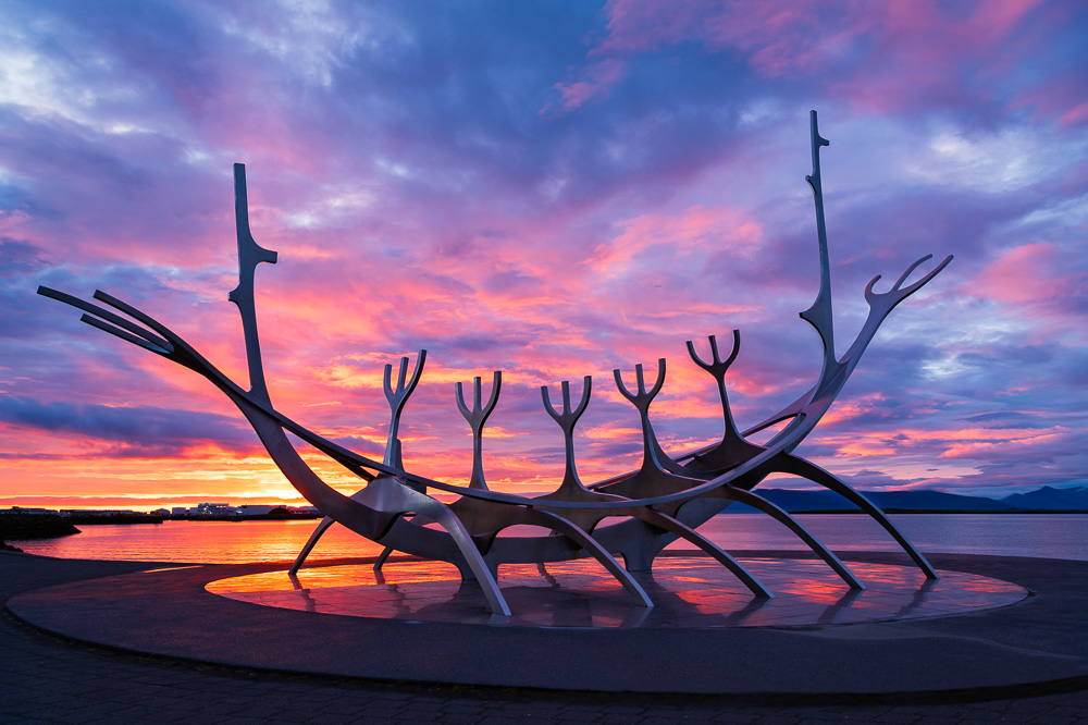 MAB-20180723-ICELAND-REYKJAVIK-SCULPTURE-SUNSET-8503525.jpg