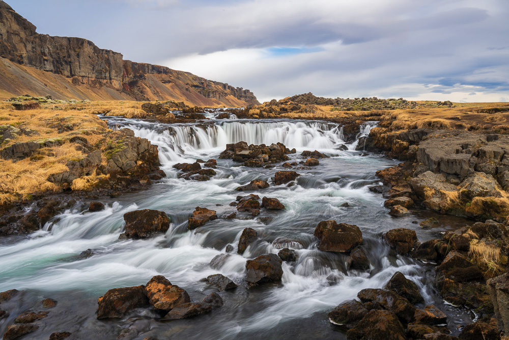 MAB-20240313-ICELAND-CASCADE-086975.jpg