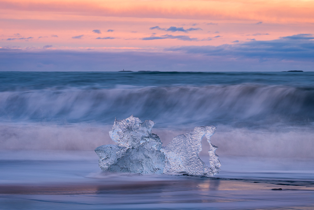 MAB-20240313-ICELAND-DIAMOND-BEACH-SUNRISE-087030.jpg