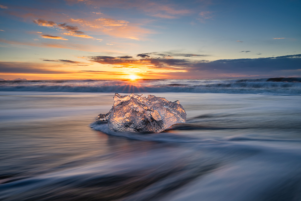 MAB-20240314-ICELAND-DIAMOND-BEACH-SUNRISE-087245.jpg