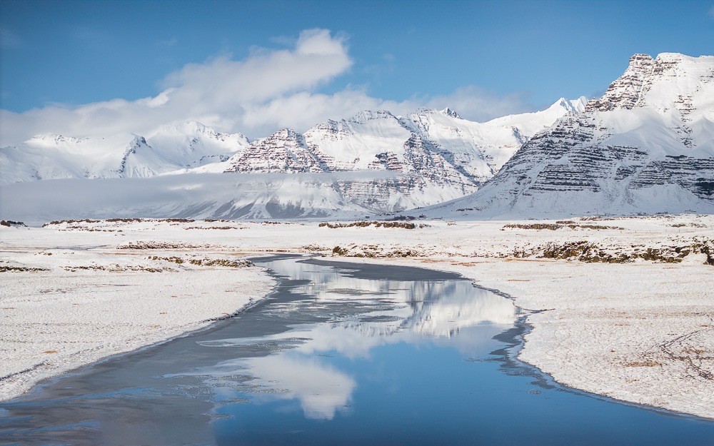 MAB-DJI-20240316-ICELAND-MOUNTAIN-RIVER-REFLECTION-0001.jpg