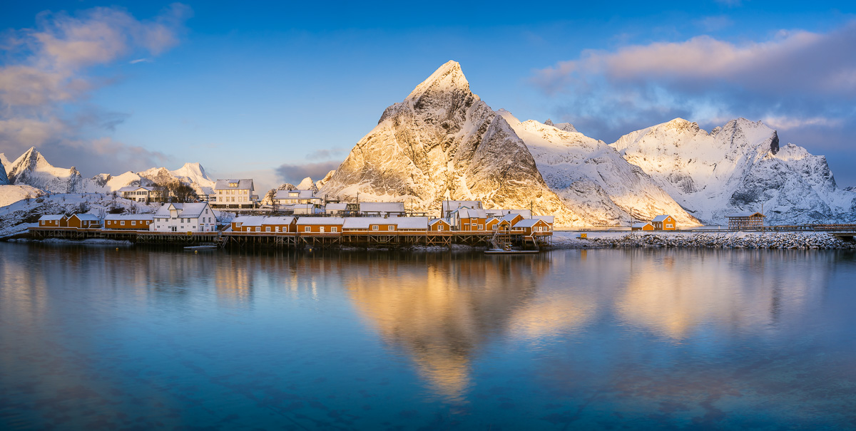 MAB-20190220-NORWAY-LOFOTEN-SAKRISOY-SUNRISE-72414.jpg