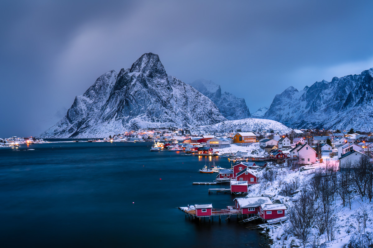 MAB-20230210-NO-LOFOTEN-REINE-DUSK-WINTER-27658.jpg