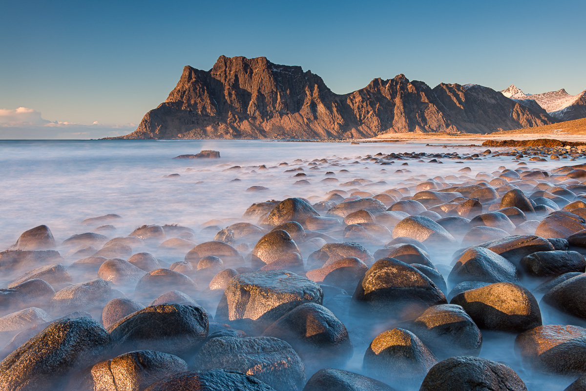 MAB_20140319_NORWAY_LOFOTEN_HUTTAKLEIV_SUNSET_8008891.jpg