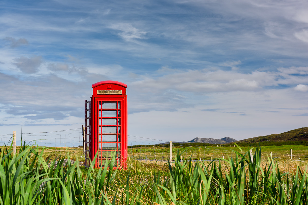 MAB-20170528-SCOTLAND-NORTH-UIST-PHONE-BOX-8108020.jpg