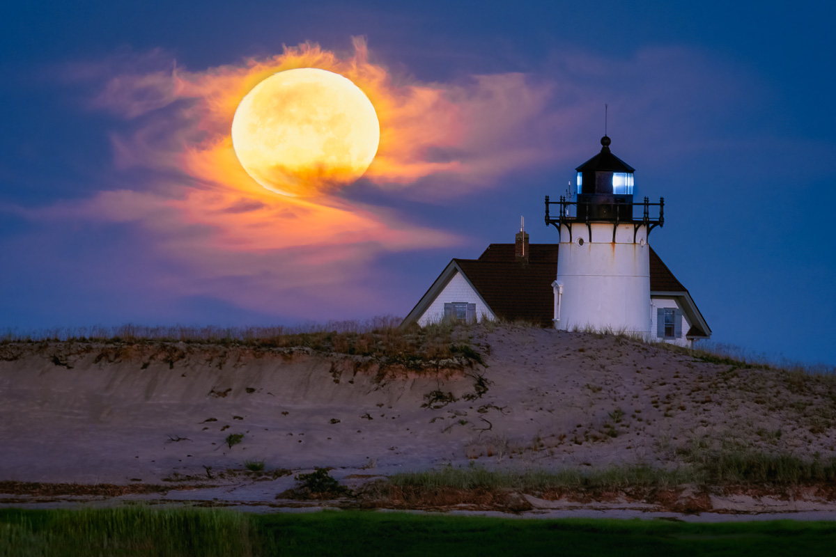 MAB-20210624-MA-RACE-POINT-LIGHTHOUSE-MOON-77869.jpg