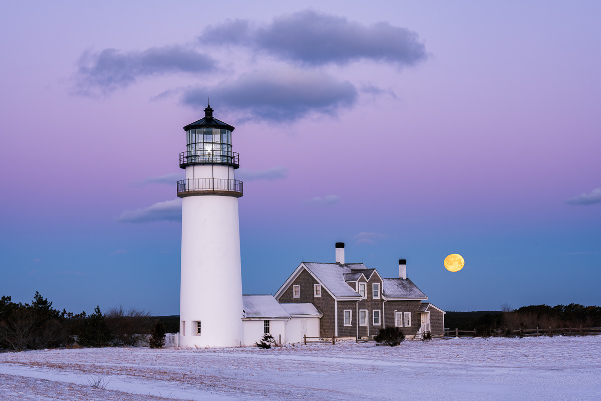 MAB-20220215-MA-HIGHLAND-LIGHTHOUSE-MOONSET-SNOW-28591.jpg