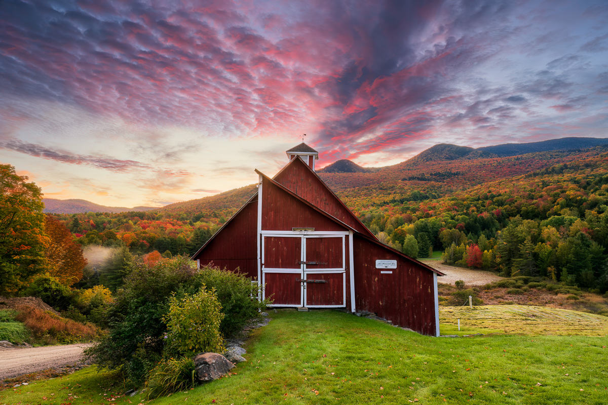 MAB-20221004-VT-STOWE-GRAND-VIEW-FARM-SUNRISE-21411.jpg