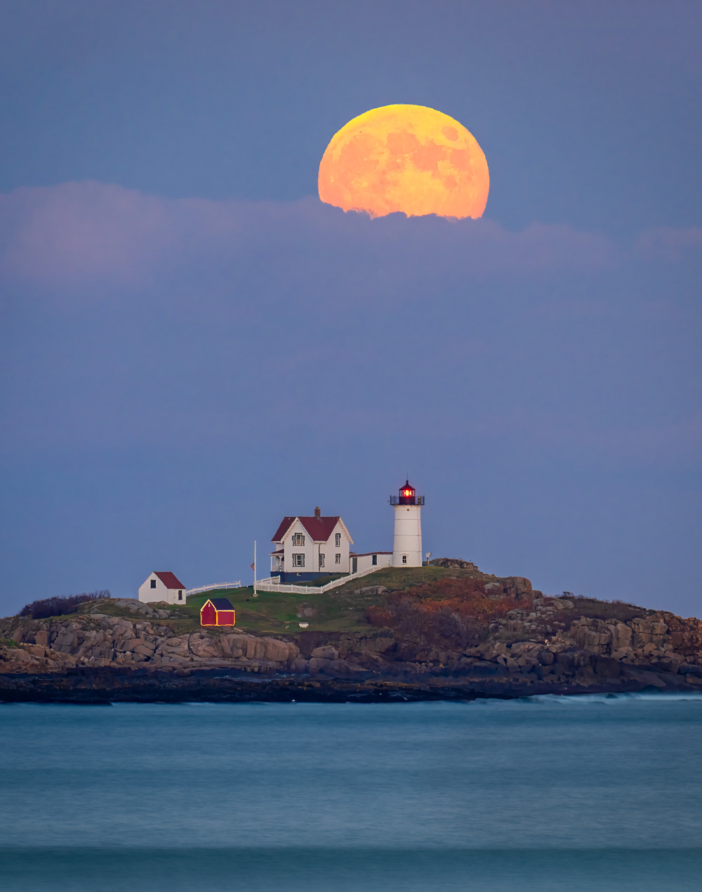 MAB-20231028-ME-NUBBLE-LIGHT-FULL-MOONRISE-083521.jpg