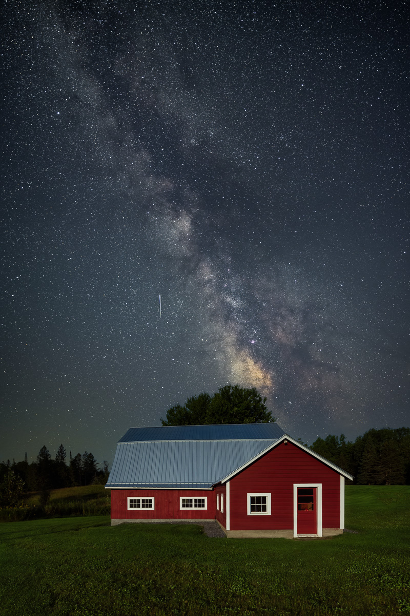 MAB-20210824-VT-RED-BARN-MILKY-WAY-22087.jpg