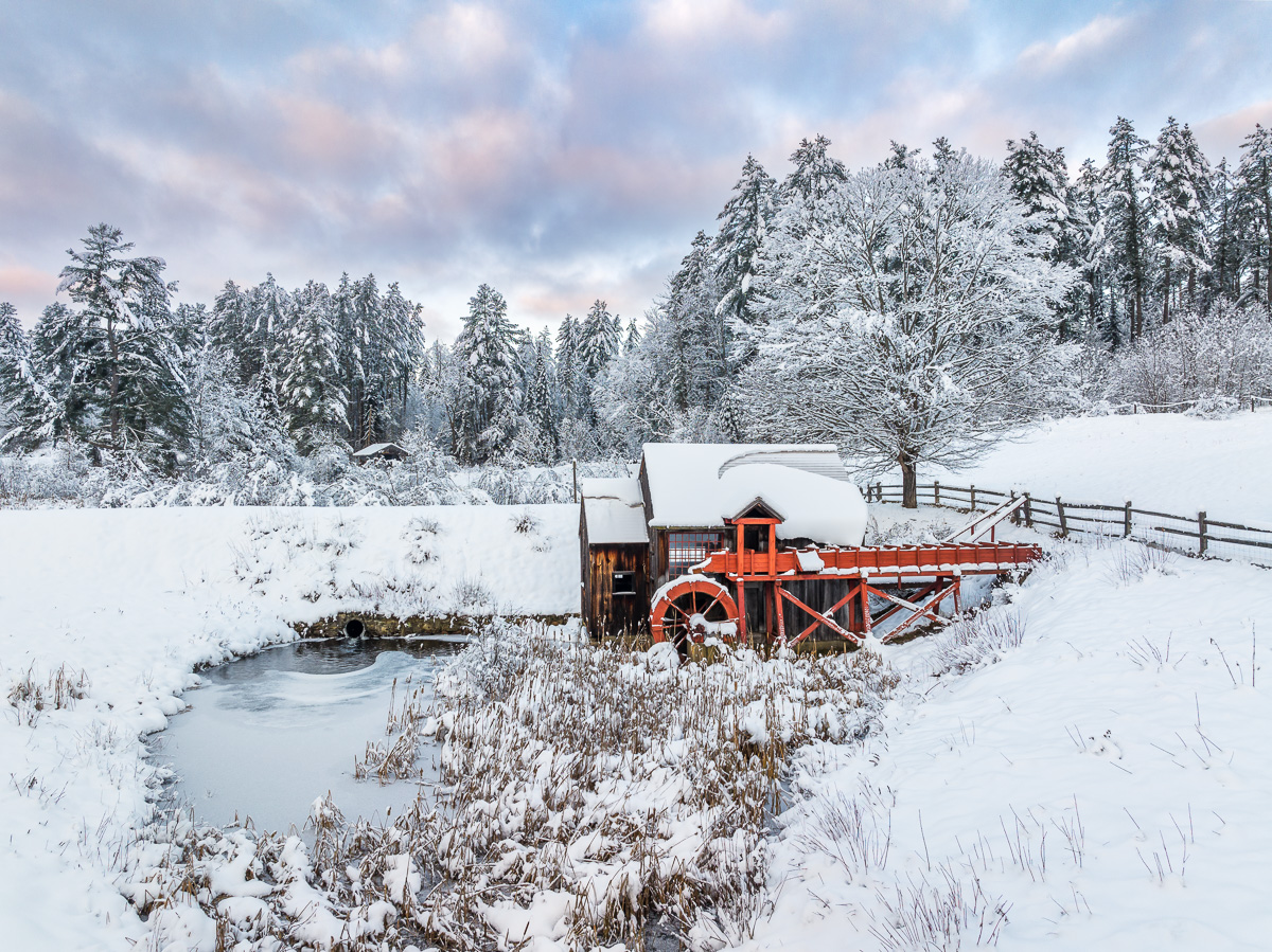 MAB-DJI-20231207-VT-GUILDHALL-GRIST-MILL-WINTER-SNOW-0003.jpg