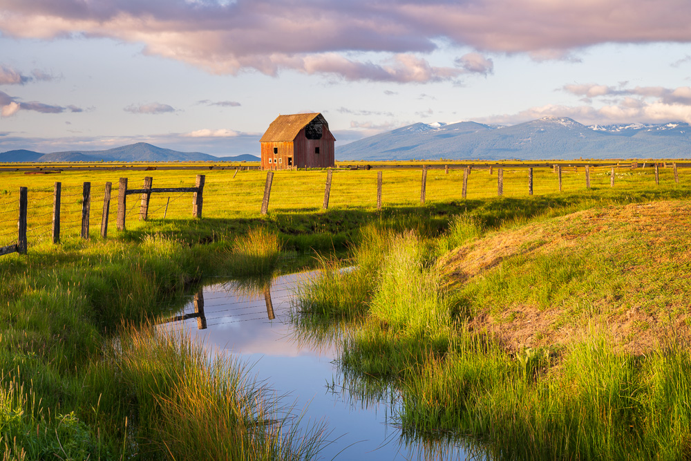 MAB-20240525-OR-BARN-SUNRISE-089284.jpg