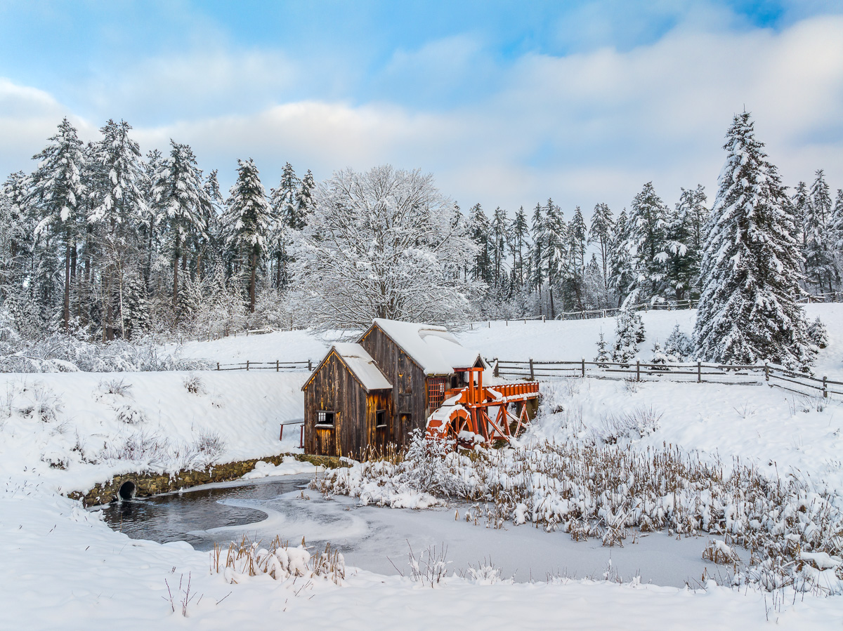 MAB-DJI-20231207-VT-GUILDHALL-GRIST-MILL-WINTER-SNOW-0082.jpg