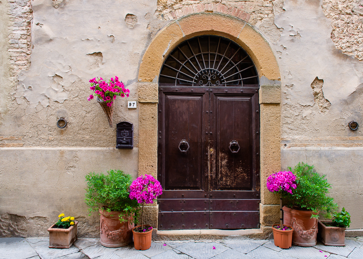 MAB-20160520-ITALY-TUSCANY-PIENZA-WINDOWS-DOORS-8109636.jpg