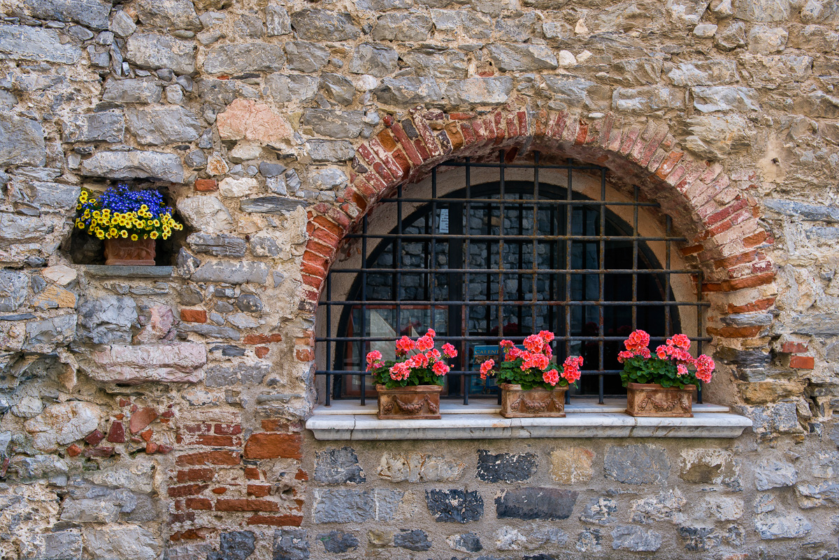 MAB-20160526-ITALY-PORTO-VENERE-WINDOW-8100971.jpg