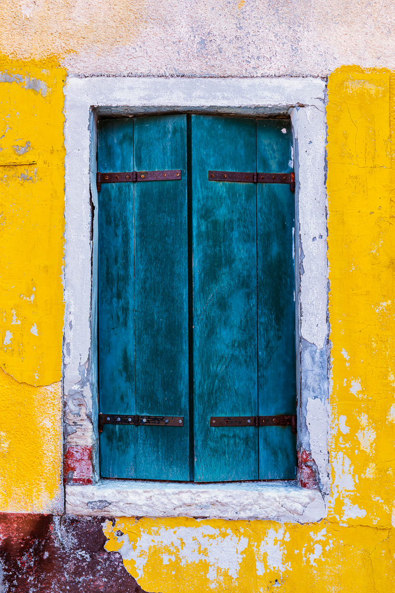 MAB_20141030_ITALY_BURANO_WINDOW_8102840.jpg