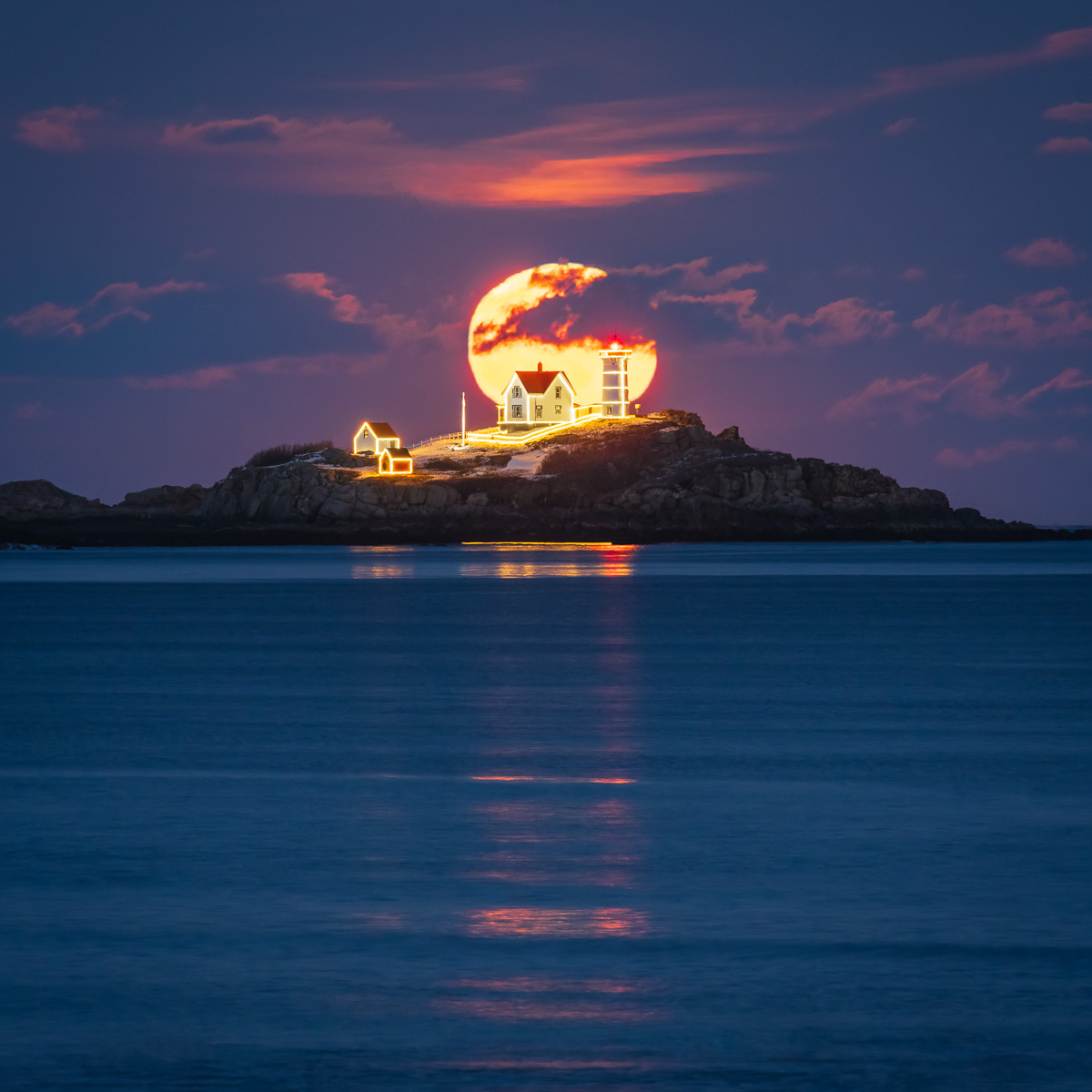 MAB-20191212-ME-NUBBLE-LIGHT-FULLMOON-77655.jpg