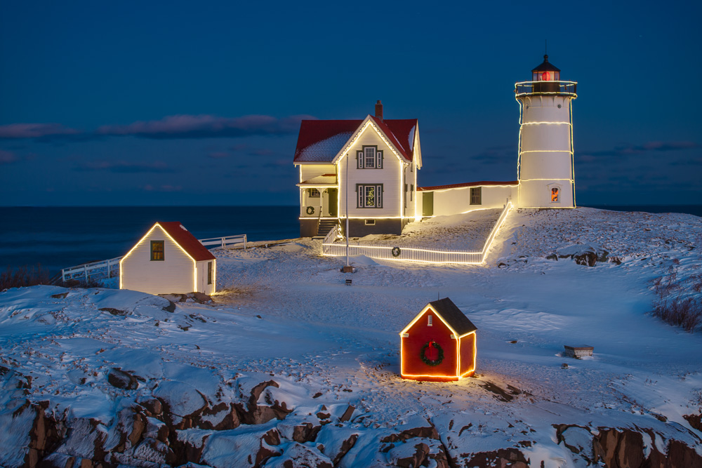 MAB-DJI-20240108-ME-NUBBLE-LIGHTHOUSE-WINTER-DUSK-0282.jpg