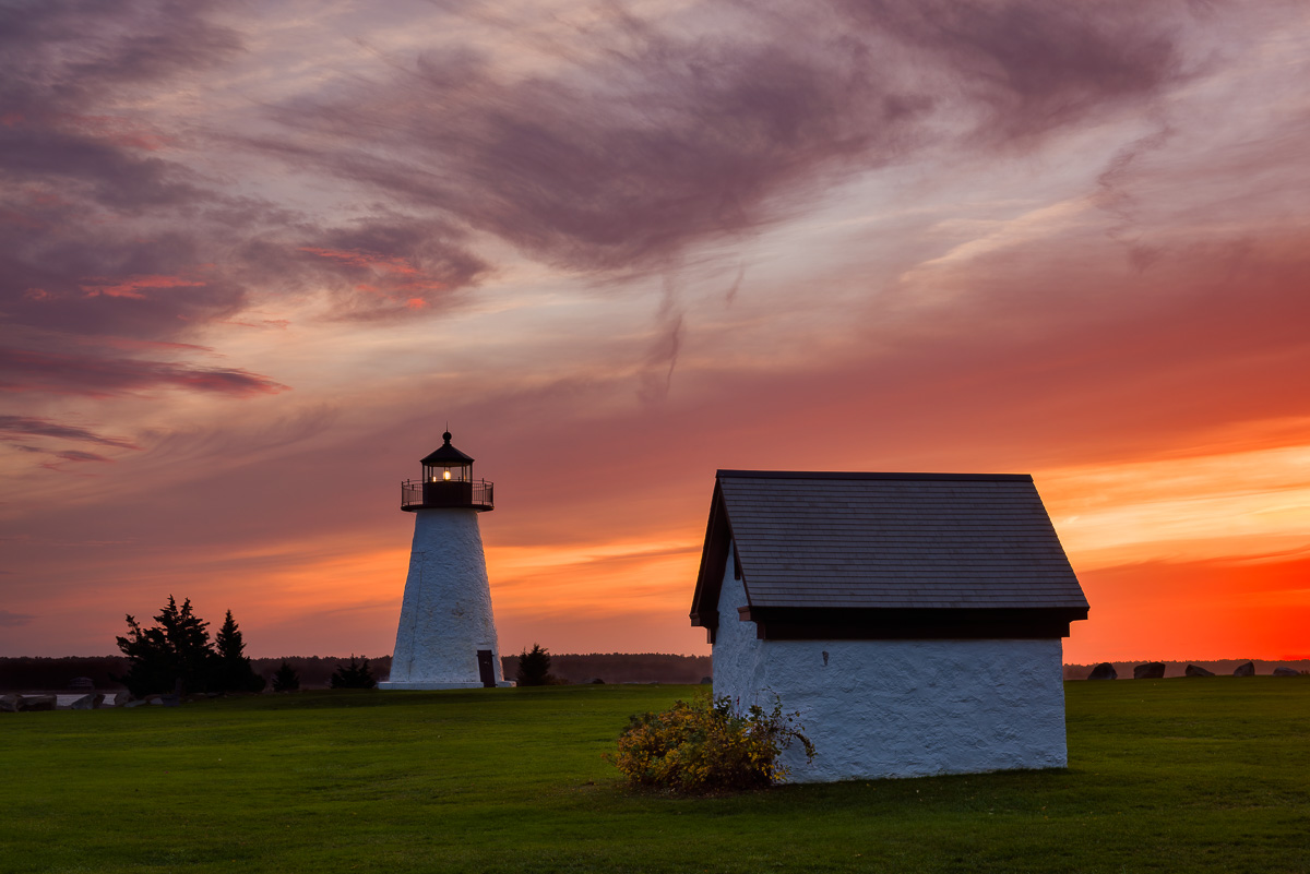 MAB-20151029-MA-NEDS-POINT-LIGHT-SUNSET-8104945.jpg