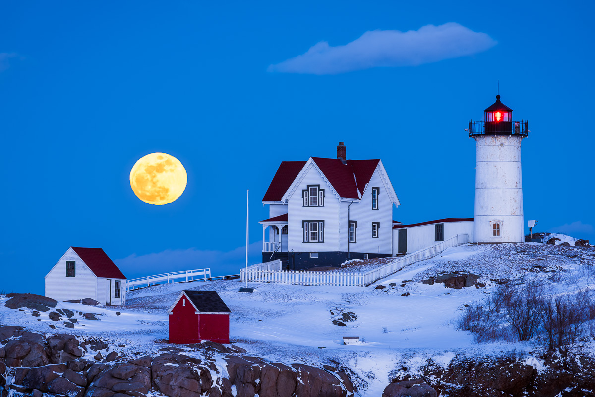 MAB-20170210-ME-NUBBLE-LIGHT-FULL-MOON-8105886.jpg