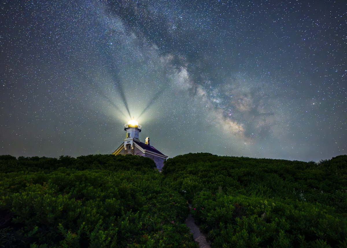 MAB-20230711-RI-BLOCK-ISLAND-NORTH-LIGHT-MILKY-WAY-24458-NR.jpg