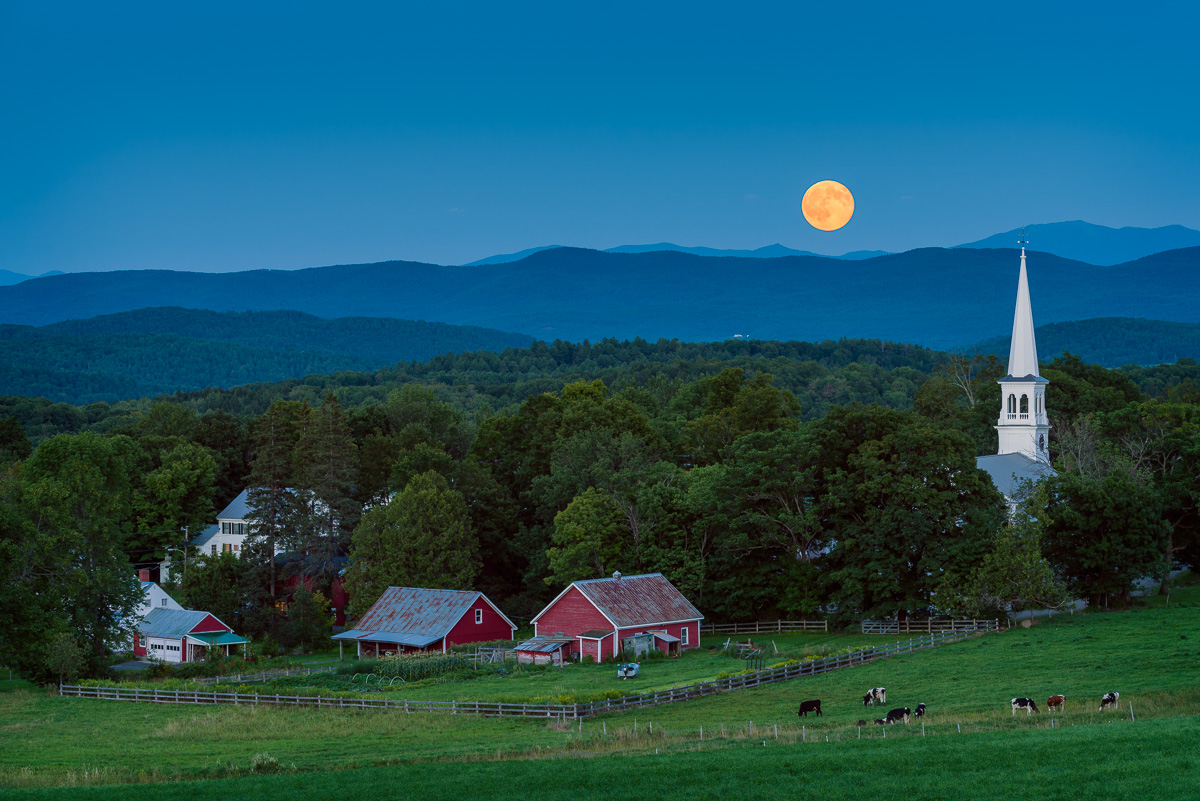 MAB-20150731-VT-PEACHAM-FULL-MOONRISE-8100221.jpg