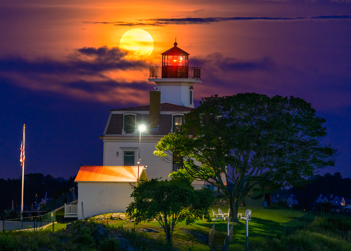 MAB-20190716-RI-POMHAM-ROCKS-LIGHTHOUSE-MOON-74635.jpg