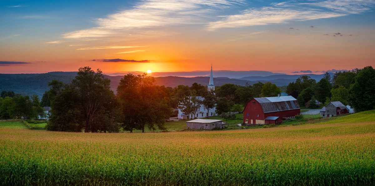 MAB-20200904-VT-PEACHAM-VILLAGE-SUNRISE-73685.jpg