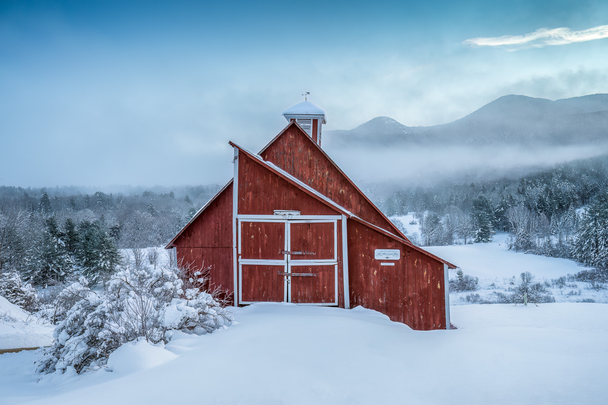 MAB-20221221-VT-GRAND-VIEW-FARM-DAWN-FOG-26076.jpg