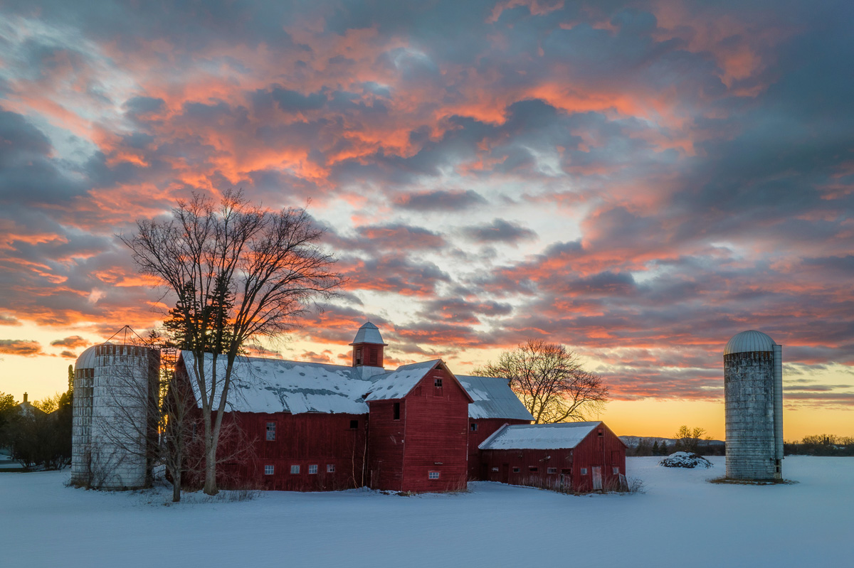 MAB-20230315-VT-DJI3-CHARLOTTE-RED-BARN-WINTER-SUNSET-0518-UPS.jpg